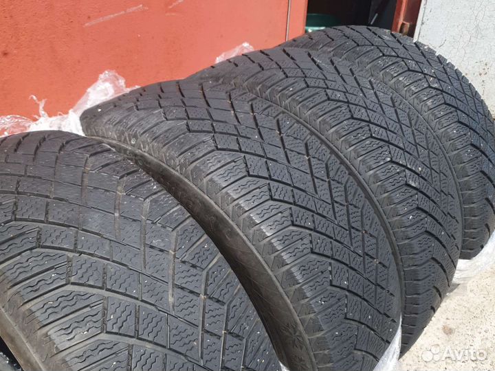 Continental ContiVikingContact 7 235/55 R18 104T