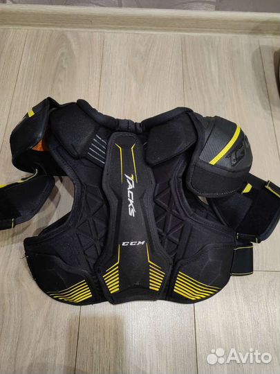 Нагрудник хоккейный