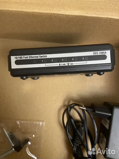 Коммутатор D-Link DES-1005A