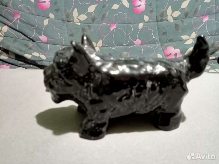 Статуэтка собака 