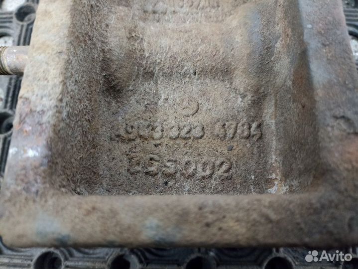 9433234784 Кронштейн переднего стабилизатора правы