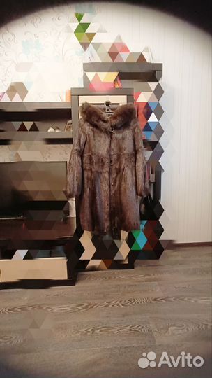 Шуба из нутрии 42-44 размер в отличном состоянии