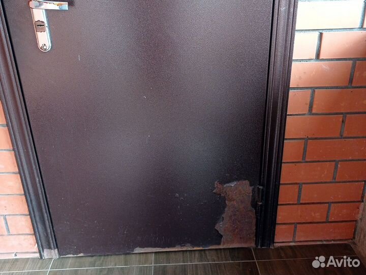 Дверь входная металлическая бу