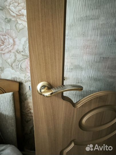 Дверь межкомнатная 700 х 2000 со стеклом