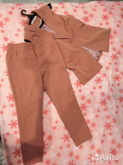 Костюм женский