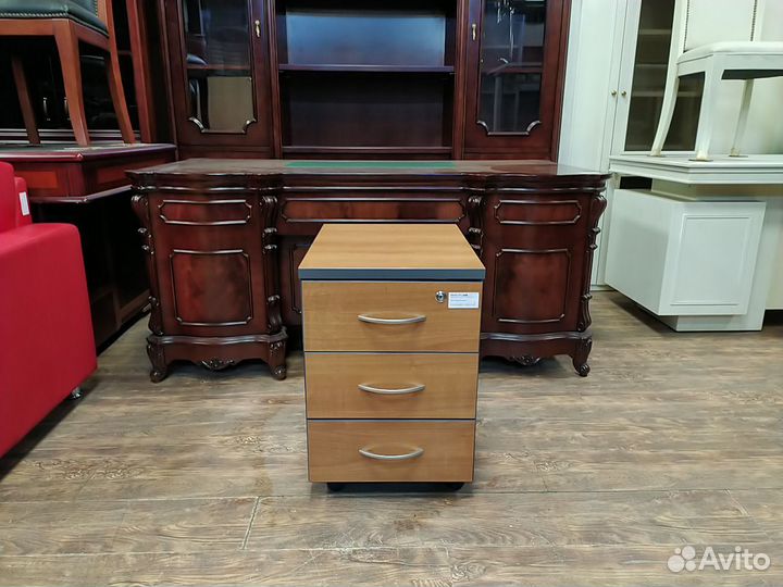 Тумба подкатная 3 ящ. б/у 42х58х62 09243-лтс