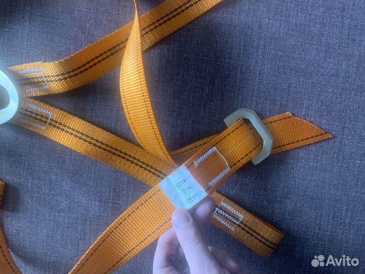 Удерживающая страховочная привязь новая