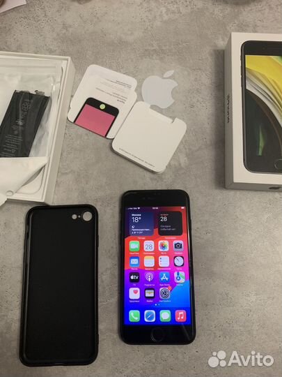Телефон iPhone se 2020 128