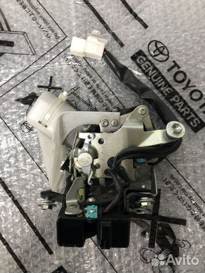 Замок двери багажника Lexus Nx