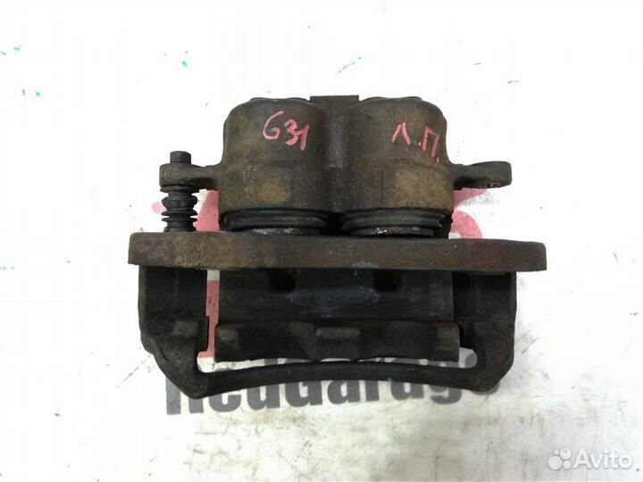 Суппорт передний левый Ssangyong Istana 631 OM662