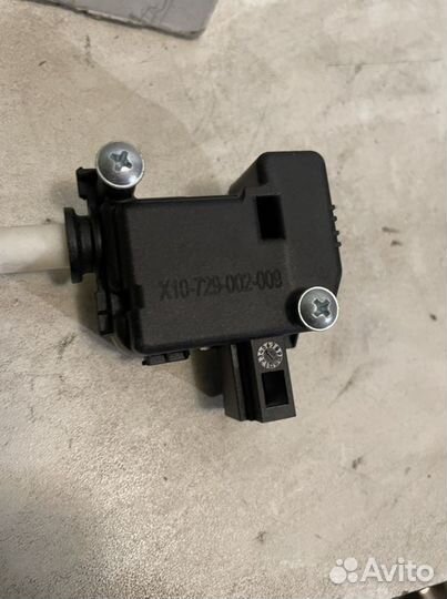 Сервопривод лючка бензобака VAG