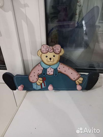 Вешалка настенная деревянная