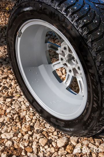Зимняя резина bridgestone,литой алюминиевый диск