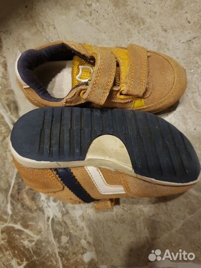 Кроссовки детские