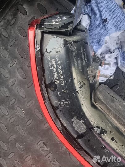 Фонарь задний правый Mersedes w212 дорест