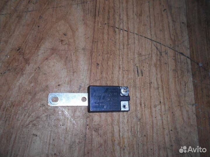 Усилитель антенны (фильтр) Mercedes Benz W210 E-K