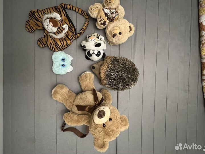 Игрушки мягкие и 2 рюкзака-сумки для детей