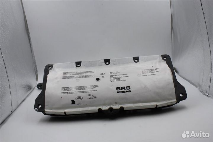 Подушка безопасности пассажирская (в торпедо) J