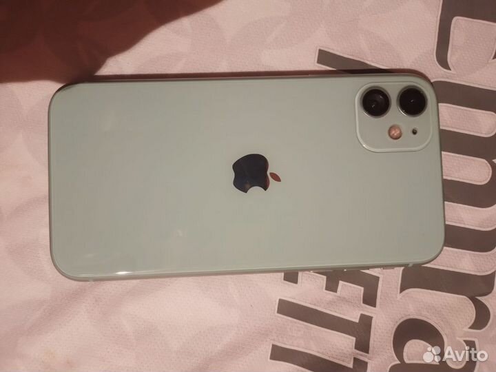 iPhone 11, 64 ГБ