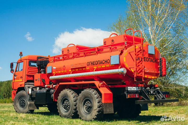 Водитель автотопливозаправщика