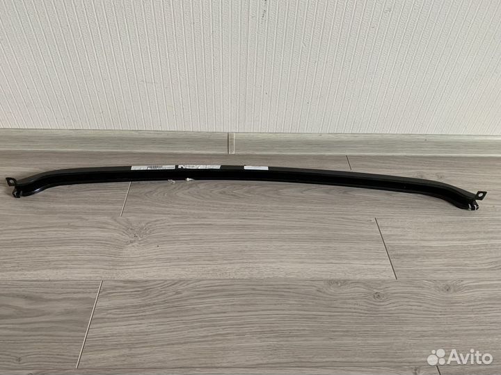 Траверса переднего бампера passat b7