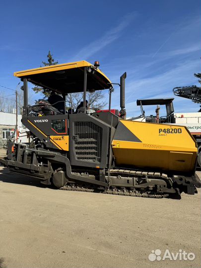 Оператор асфальтоукладчика