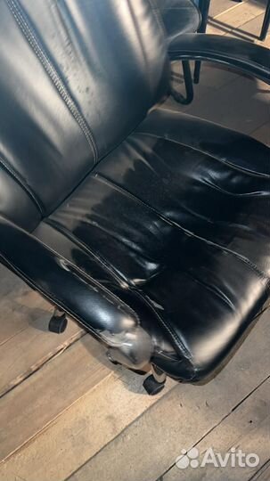 Офисное кресло