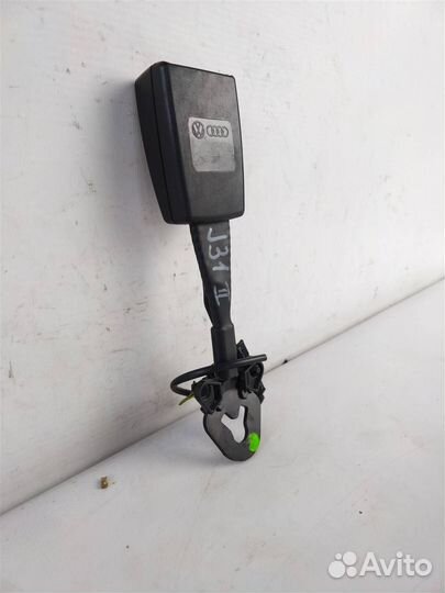 Ответная часть переднего левого ремня безоп. ауди