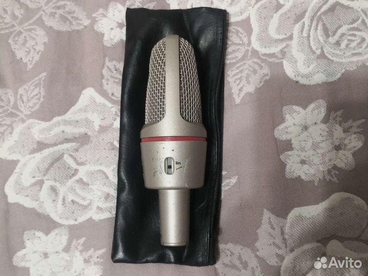 Студийный микрофон AKG C3000B