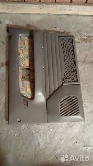 Обшивка двери передней правой Suzuki Wagon R 1998