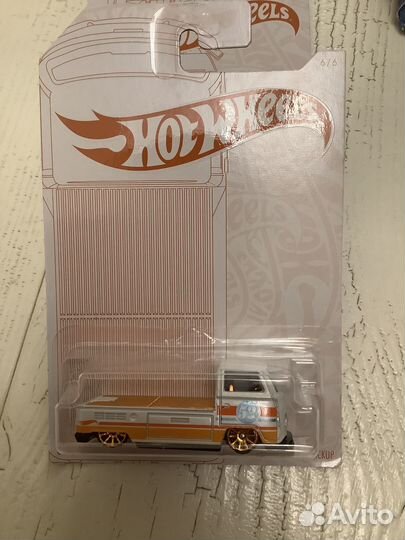 Новая Машинка Hot Wheels Перламутр и хром, оригина