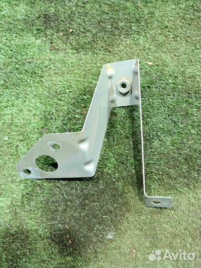 Кронштейн крыла ON-DO (14) пер R б/у (арт. 631405PA0B)