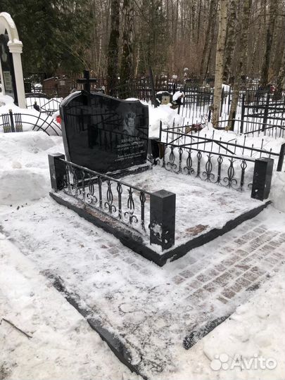 Надгробные памятники