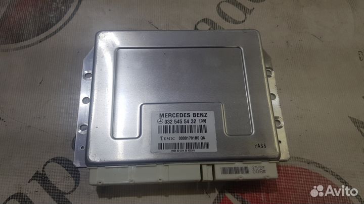Блок управления подвеской на Mercedes-Benz R230