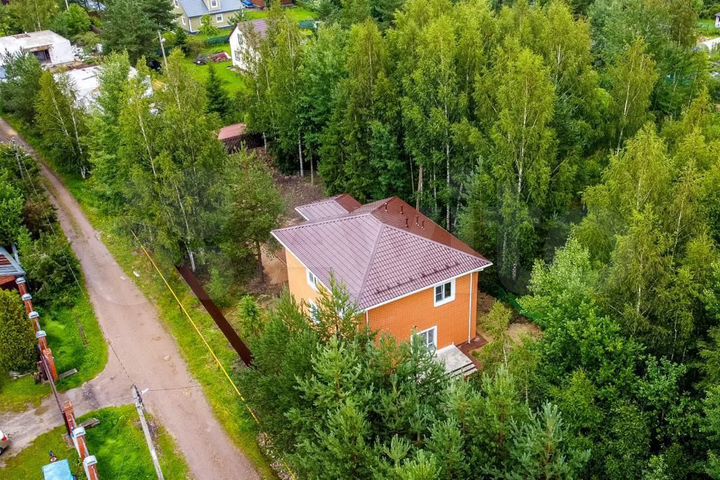 Дом 182 м² на участке 9 сот.