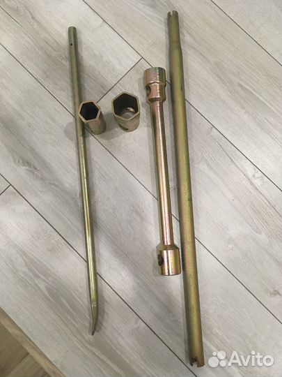 Баллонный ключ+вороток+удлинитель+2 головки