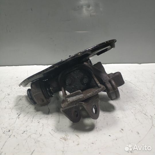 Кулак задний правый Toyota RAV4 XA30