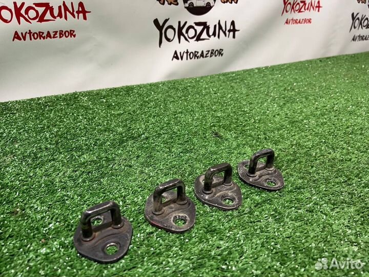 Петля замка двери на Hyundai Accent