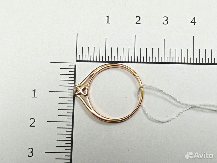 Золотое кольцо с бриллиантом 17р