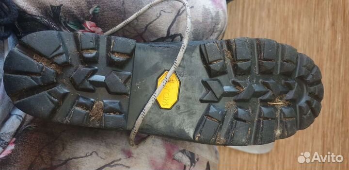 Горные пластиковые ботинки scarpa vega