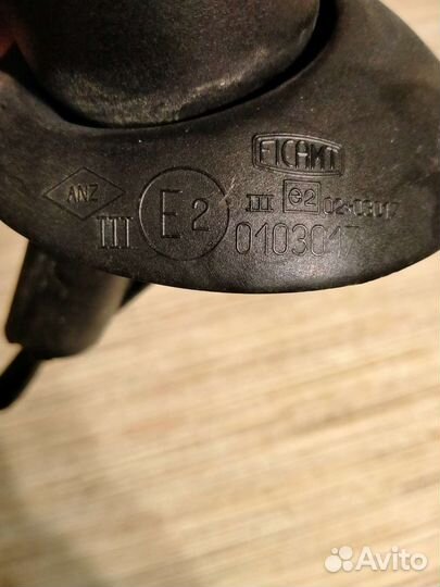 Продам правое зеркало на Рено Логан