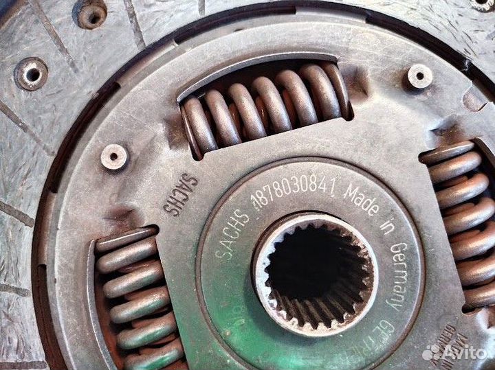 Audi 200 2.2 035105271R Сцепление Одномассовое