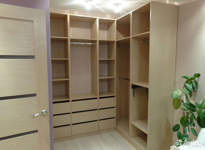 Черный шкаф