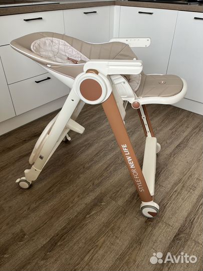 Стульчик для кормления Happy Baby