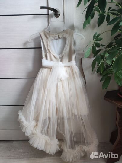 Нарядное платье для девочки