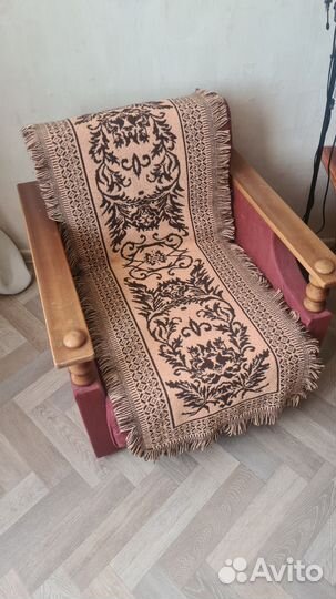 Кресло и стол