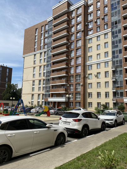 2-к. квартира, 53 м², 1/10 эт.