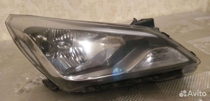 Фара на hyundai solaris 1