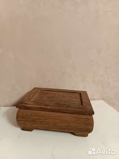 Деревянная шкатулка