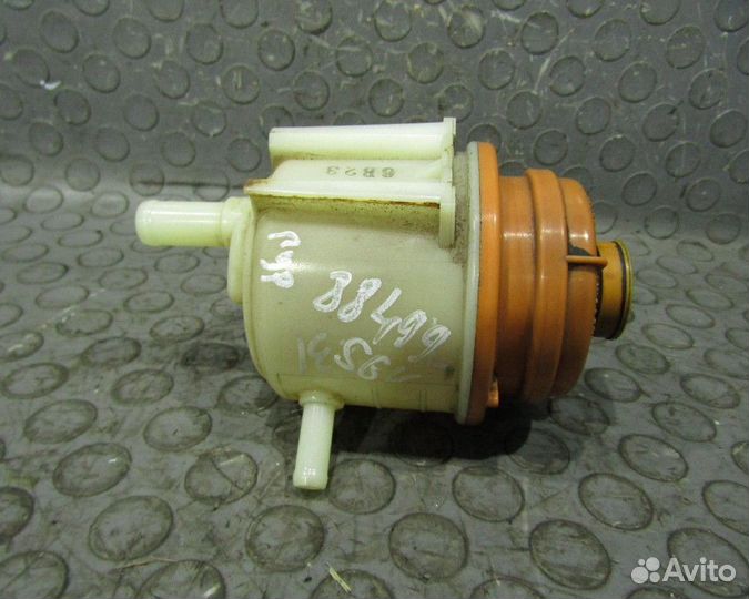 Suzuki Grand Vitara Бачок гидроусилителя